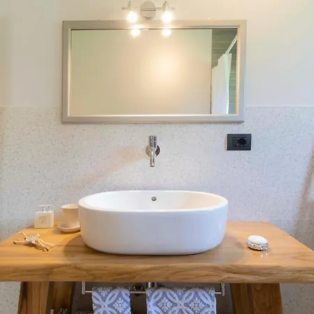 La Con Piscina Privata Gæstehus Portoferraio