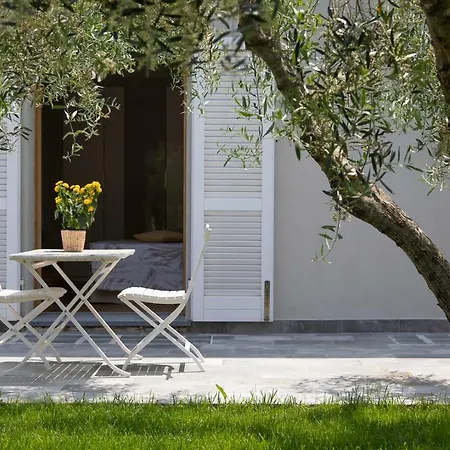 La Con Piscina Privata Gæstehus 4*