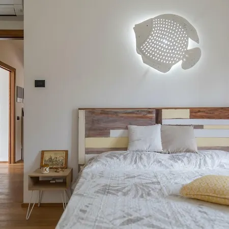 La Con Piscina Privata Gæstehus Portoferraio